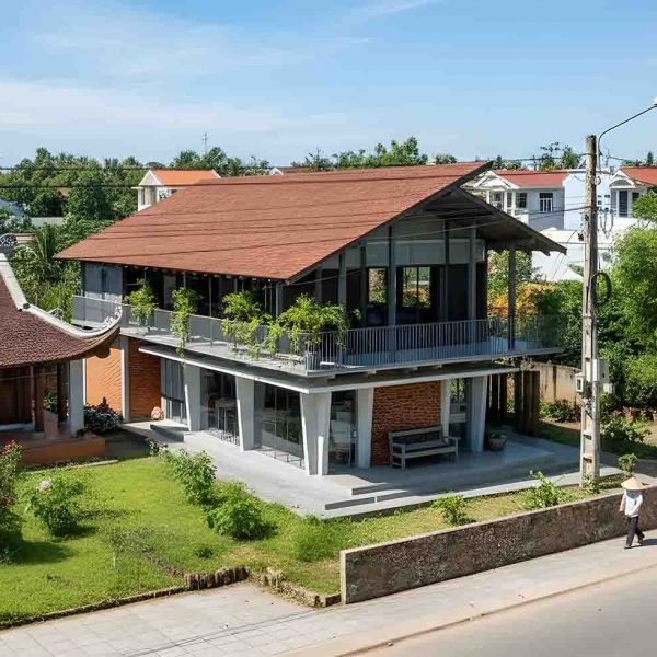 NHÀ BÊN NHÀ THỜ